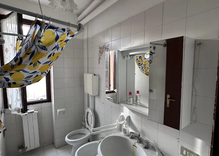 Rose 9 Palace * Μπρέσια