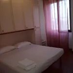 Rose 9 Palace *